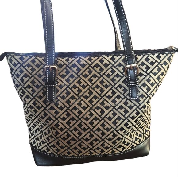 Tommy Hilfiger Gray Logo Bag - Picture 3 of 7